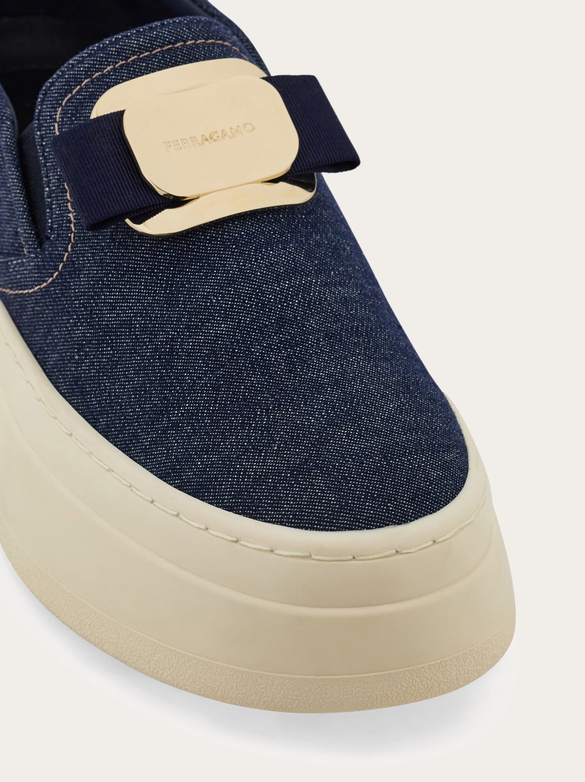 Ferragamo New Vara plate slip on - Image 6